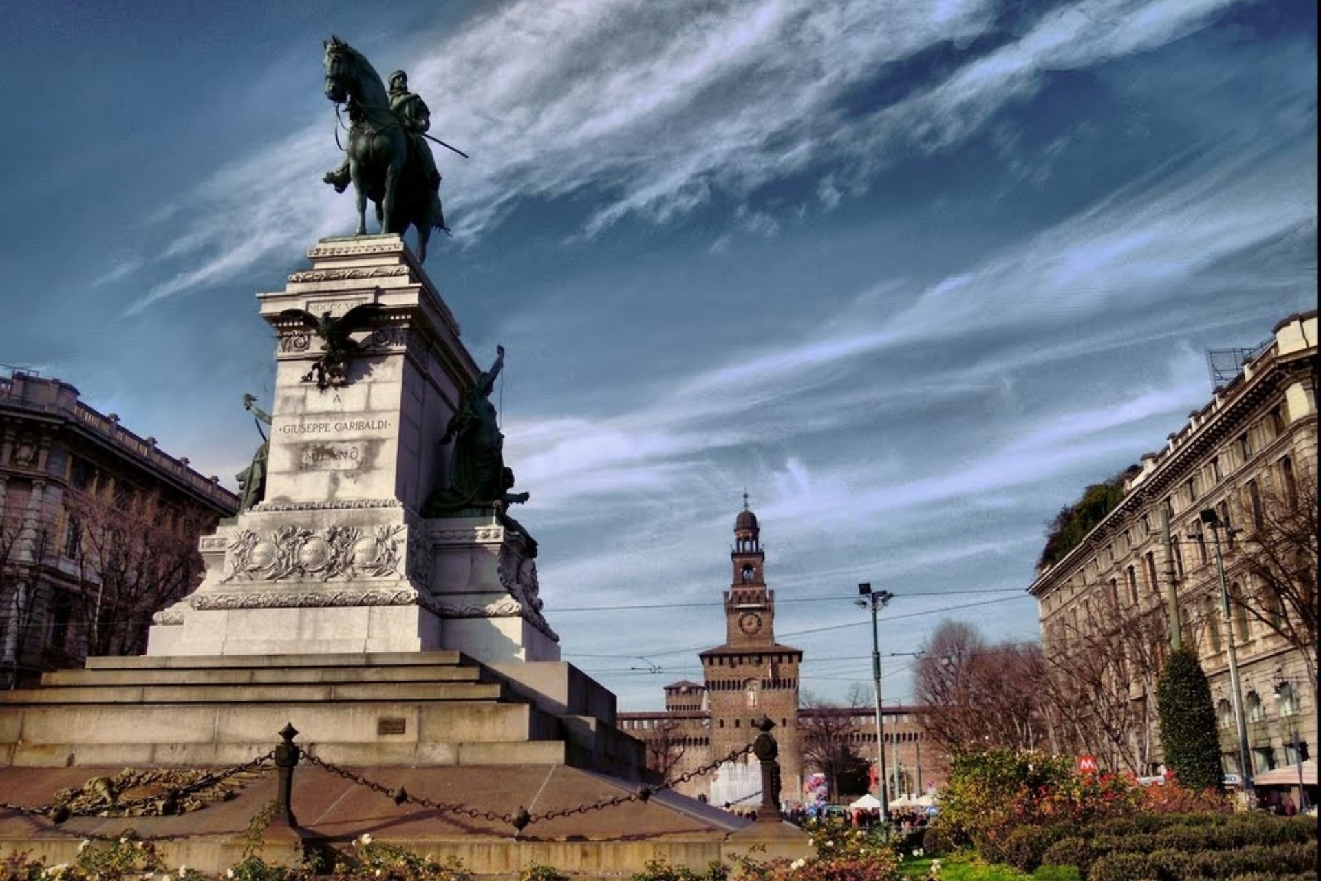 Sei piazze al centro del potere Milano