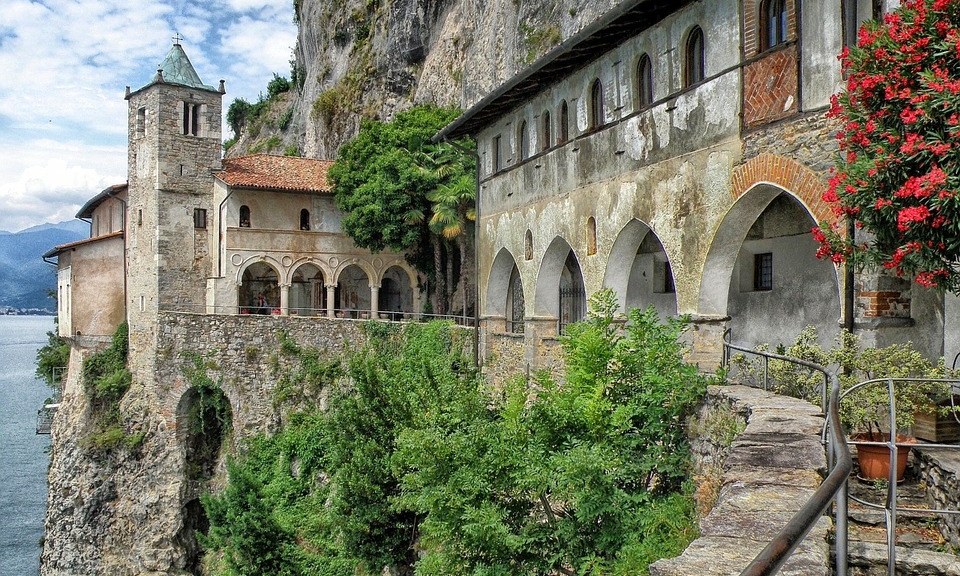 Lago Maggiore: Isole Borromee e Eremo di Santa Caterina del Sasso