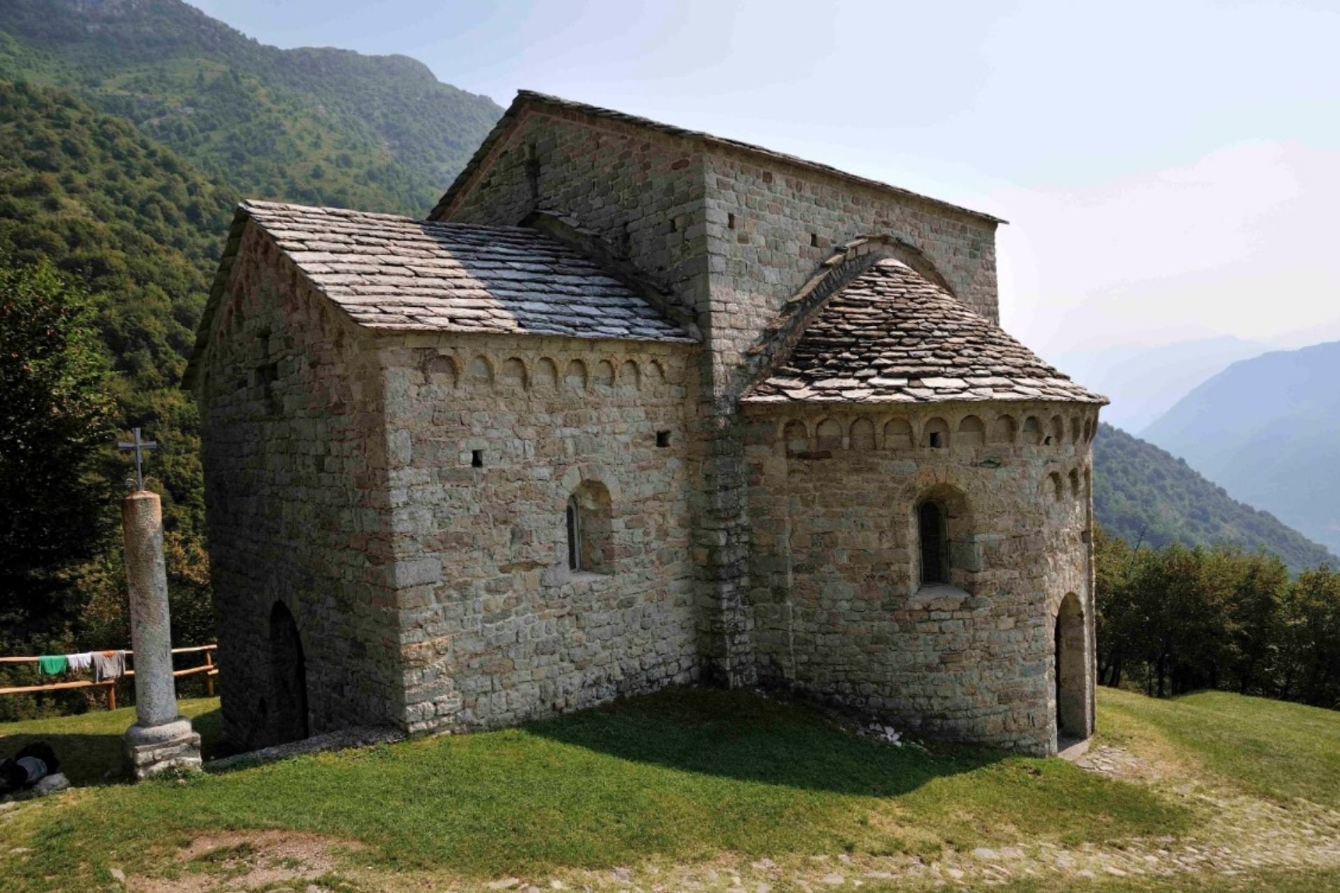 Visita guidata San Pietro al Monte Civate