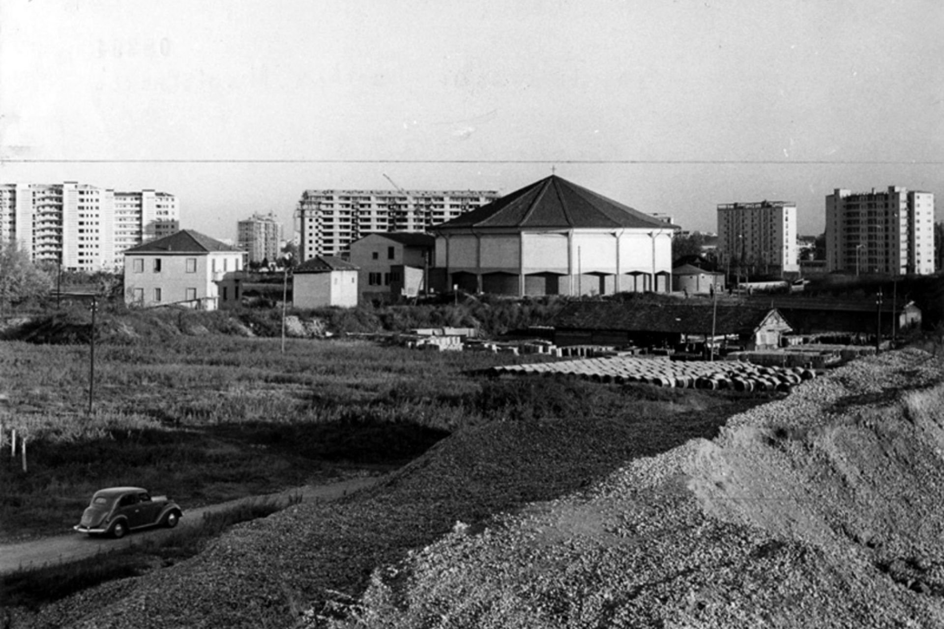 Visita guidata quartiere QT8 e Giardino dei Giusti