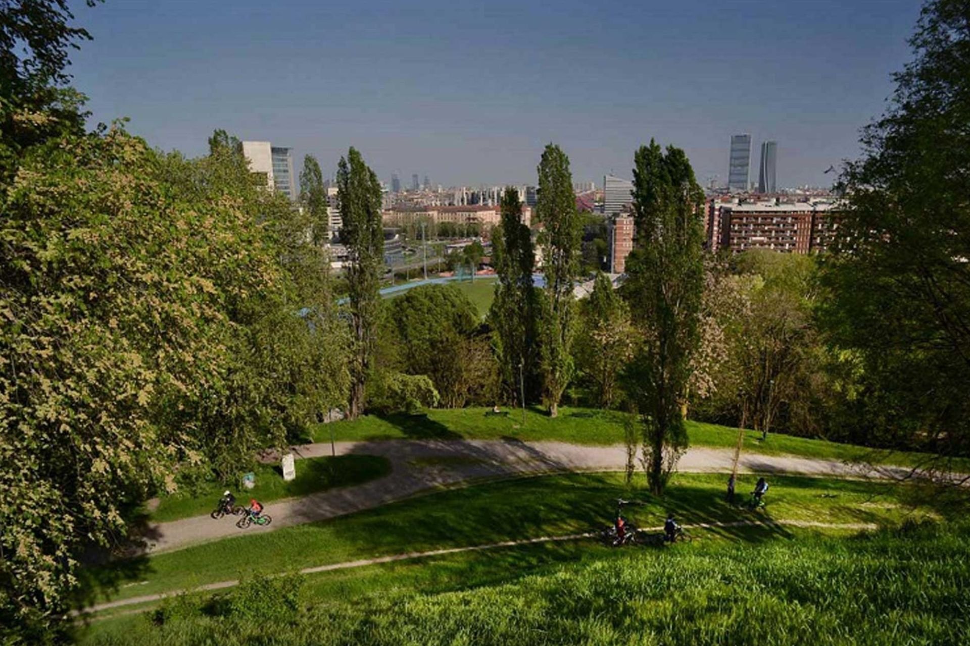 Visita guidata quartiere QT8 e Giardino dei Giusti