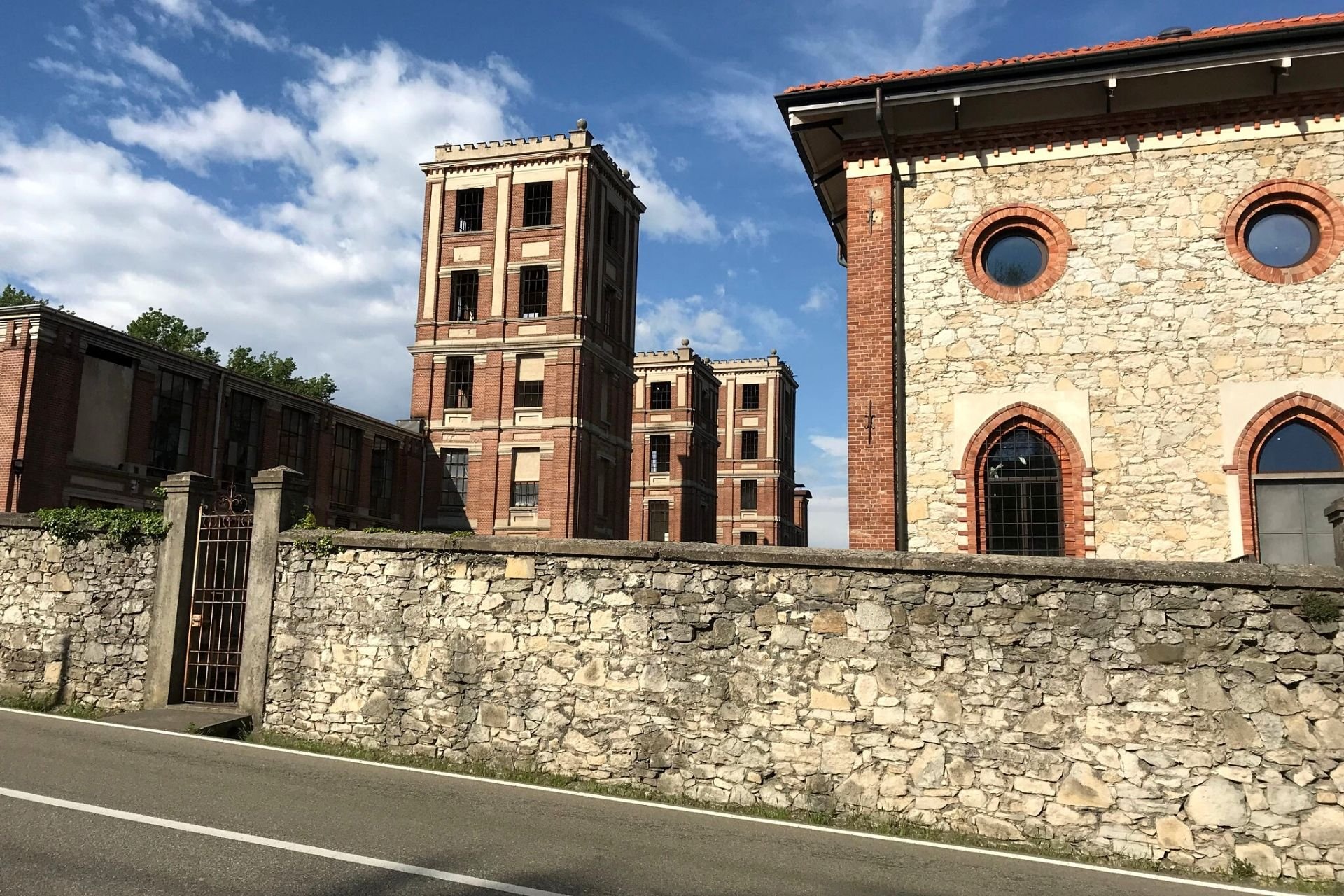 Villaggio operaio Varano Borghi