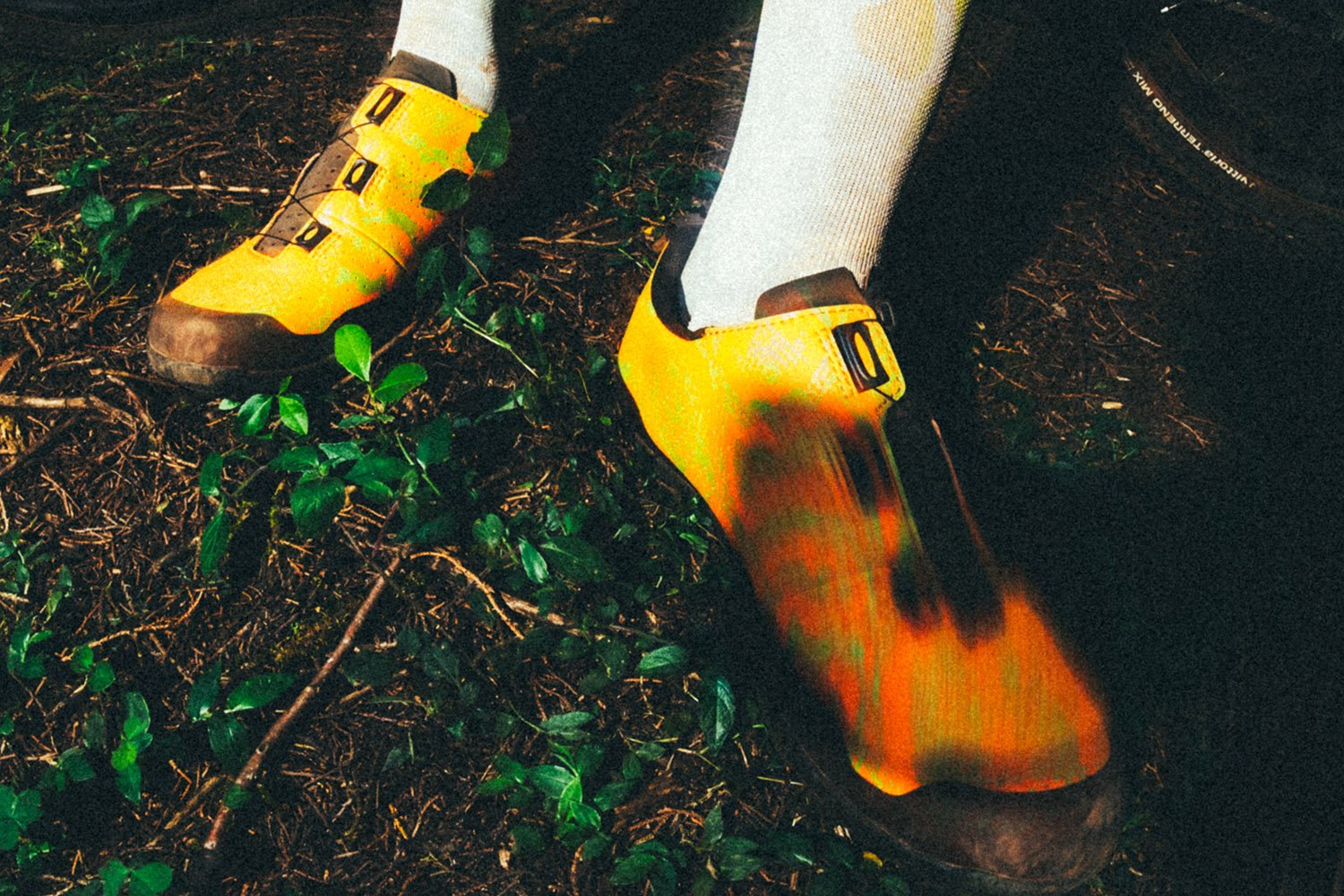 Gravel wird wild mit neuen Team Amani & Black Mamba Designs von Fizik