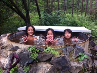 汗を流すのはやっぱり野天風呂でしょう