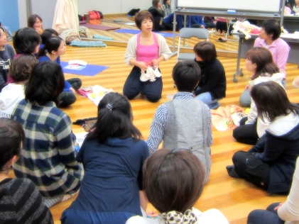 わくわくワークショップ　からだについて学ぶ様子