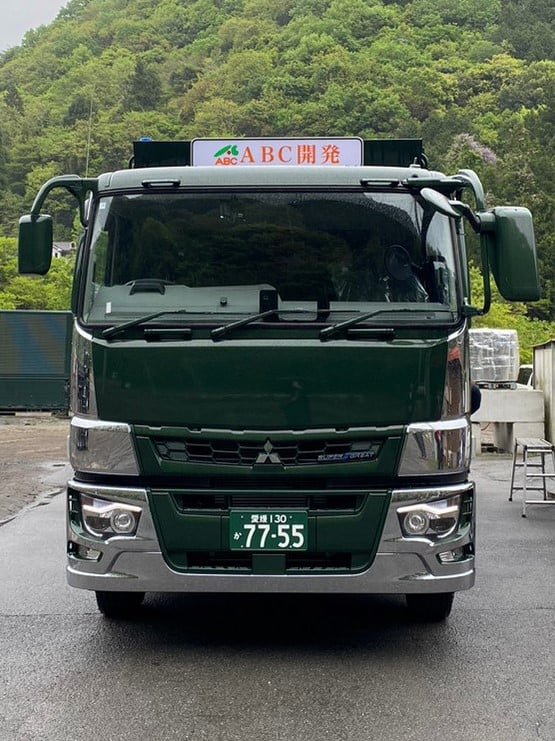 新しい10tダンプが納車されました♪