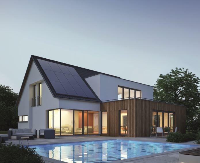 Schwarze Solardachmodule