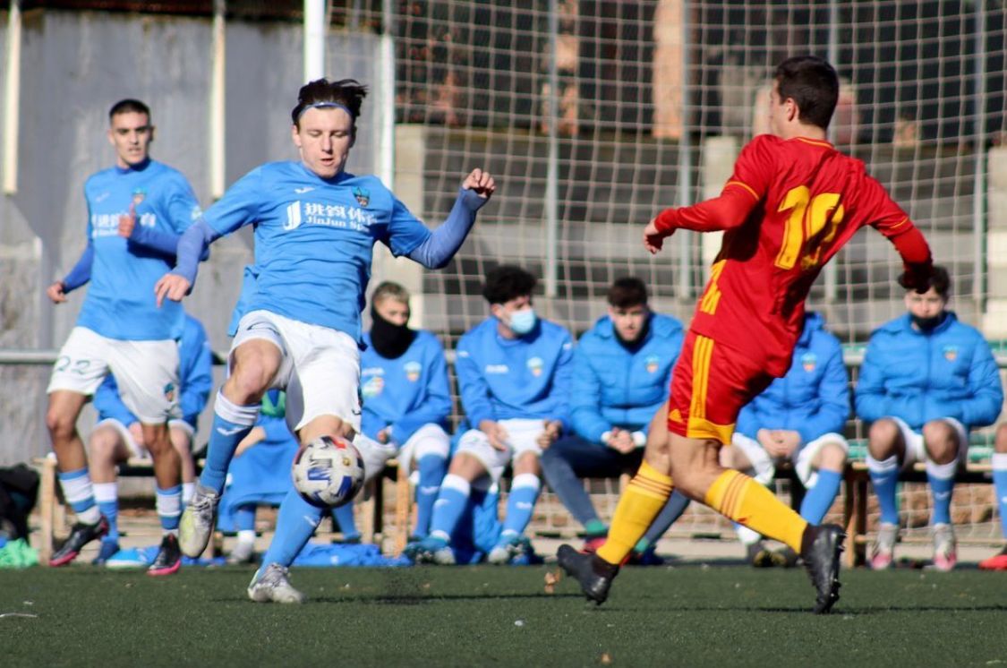Deivid Andreas de JEP Sports cuaja un gran partido con el juvenil DH del Lleida Esportiu