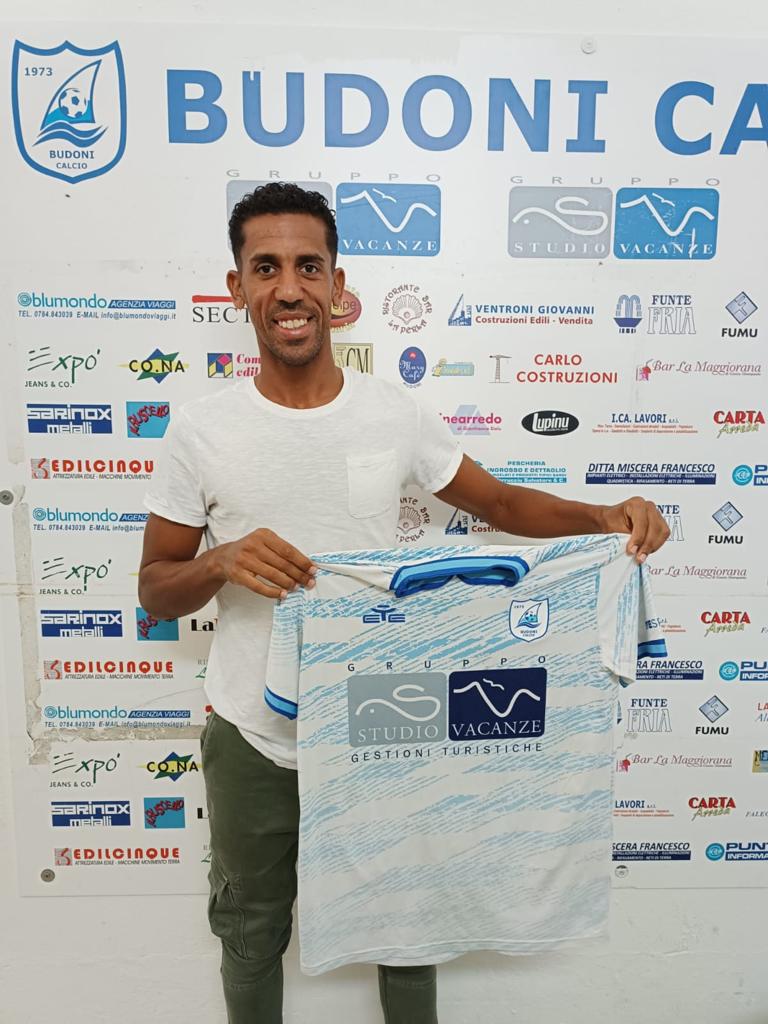 Cristian Tissone ficha por el Budoni Calcio