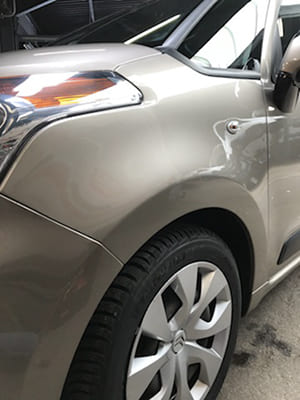 Bosse de bon volume sur l'aile avant gauche réparée