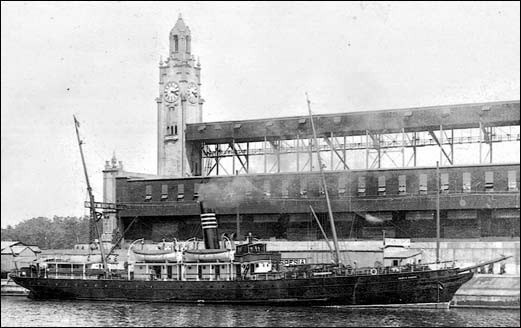 Le S.S. North Shore au quai Victoria en 1922