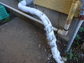 ⑤温水管の保温剤巻