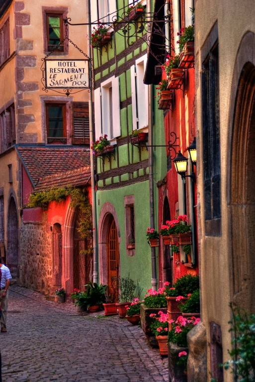 Ruelle tout en couleur (Gilliane)