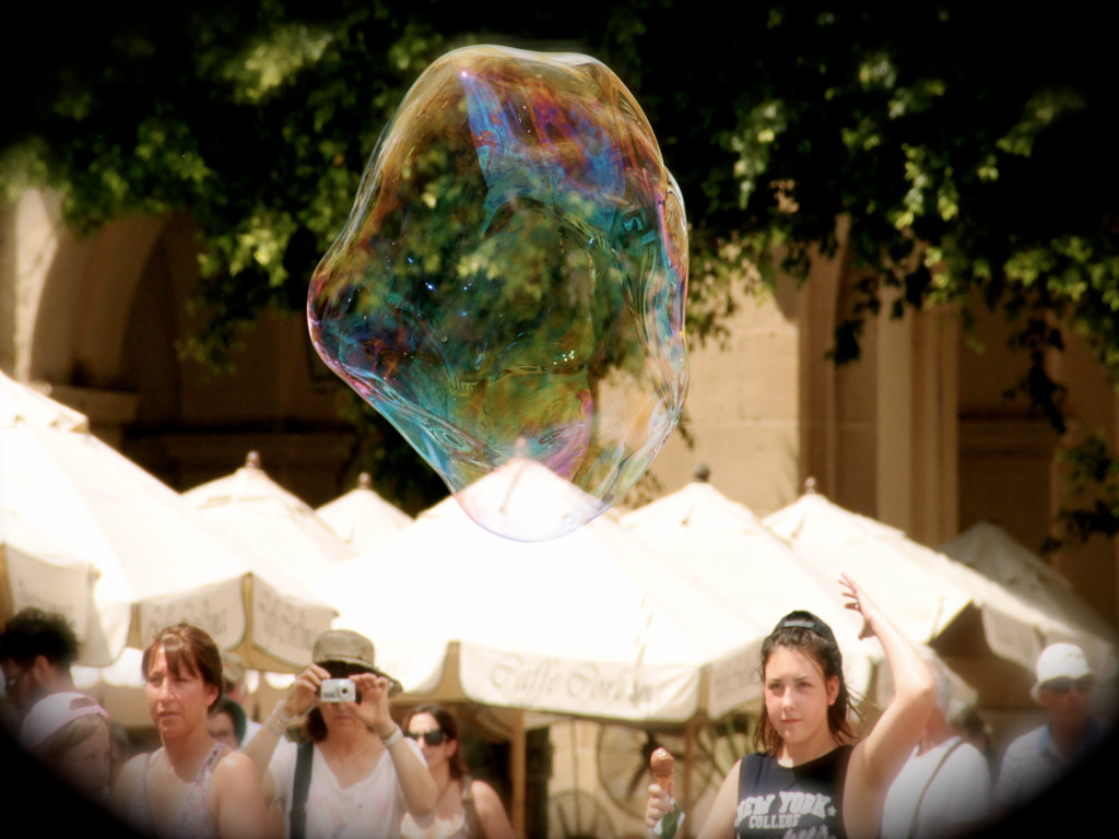 Bulle de savon 2 - photo proposée par Marie-Jo B.