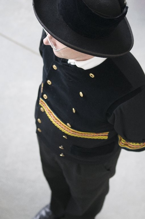 Guy : Costume breton