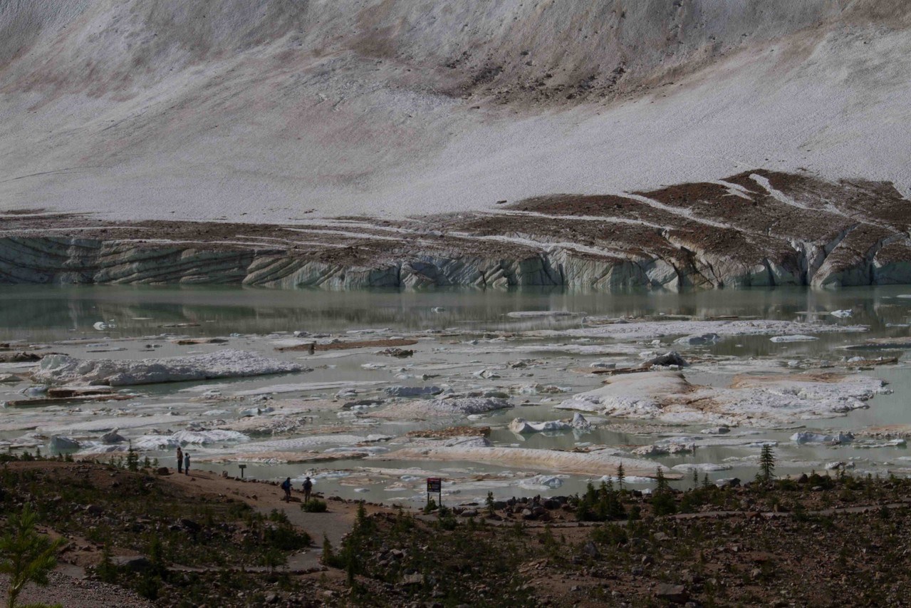 エディスキャベルハイキング