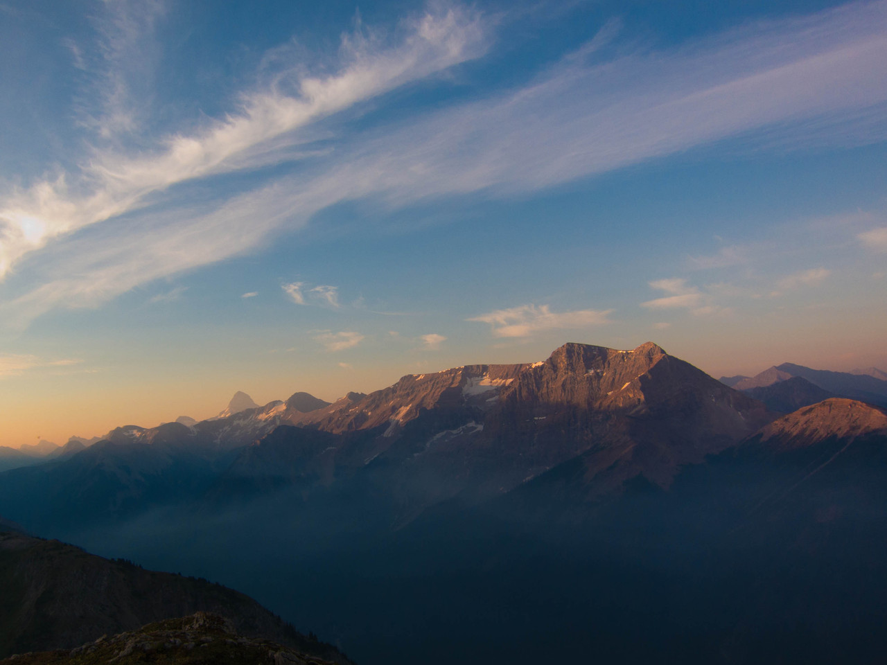 アシニボイン方向を振り返る、シタデルパスから