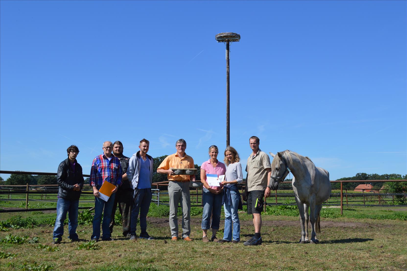 Einweihung von neuem Storchenhorst:  Pferdehof Gramann,  Ludgeruswerk  &  NABU