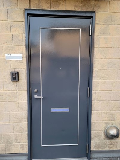 函南町アパートドア塗装工事実績