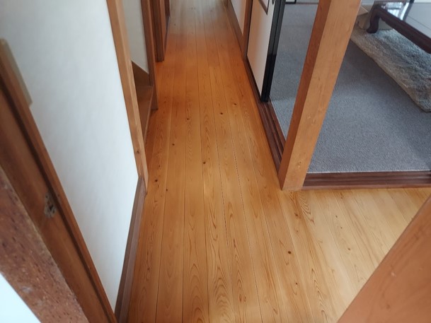 沼津T様廊下薬品洗浄工事実績