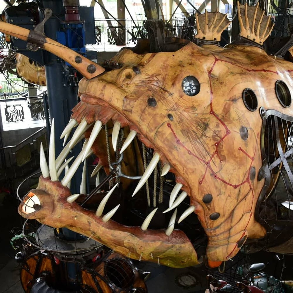 Phantasievolle Unterwasserwesen vom Meeresgrund über die Tiefsee bis zur Oberfläche in den drei Etagen - auch für Erwachsene