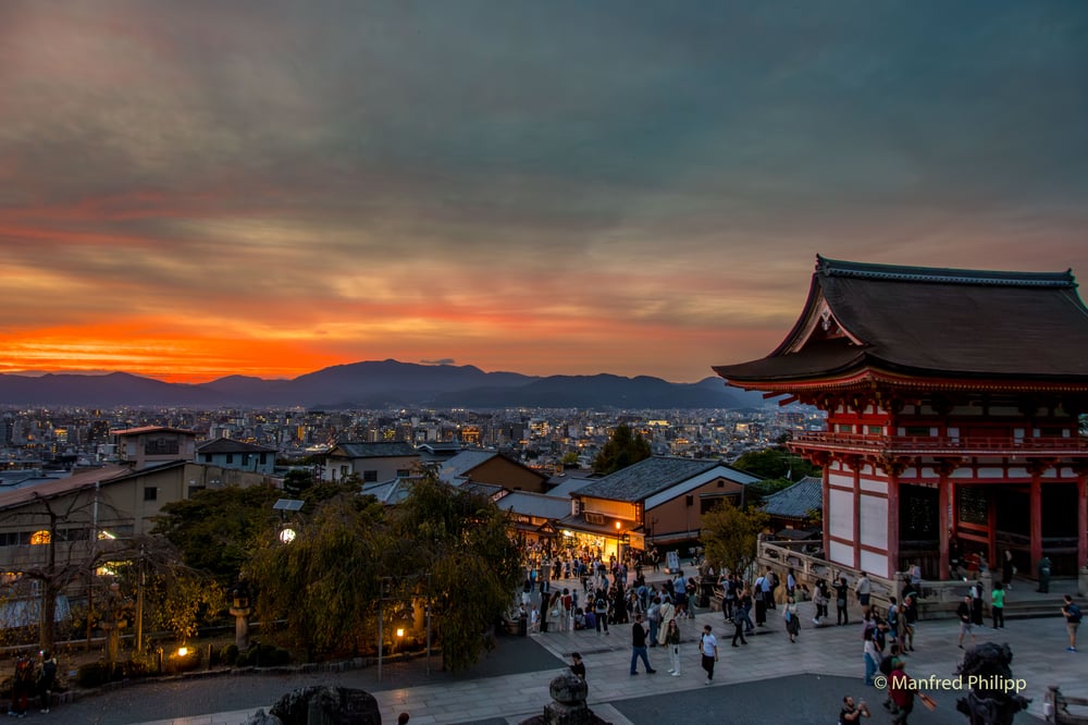 Abenddämmerung über Kyoto