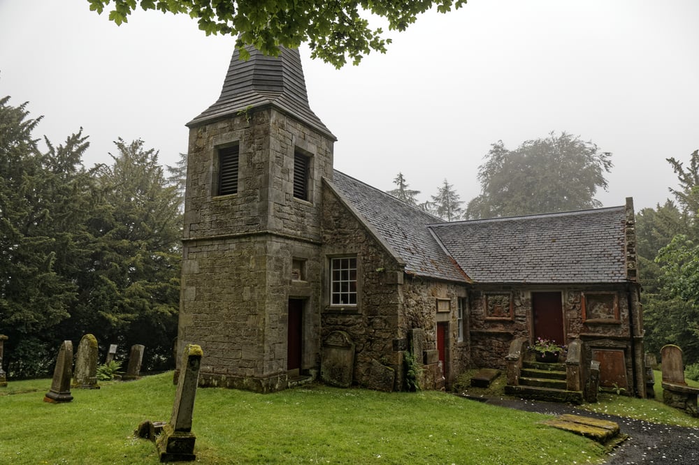 blog over outlander top 10 filmlocaties en glencorse chapel