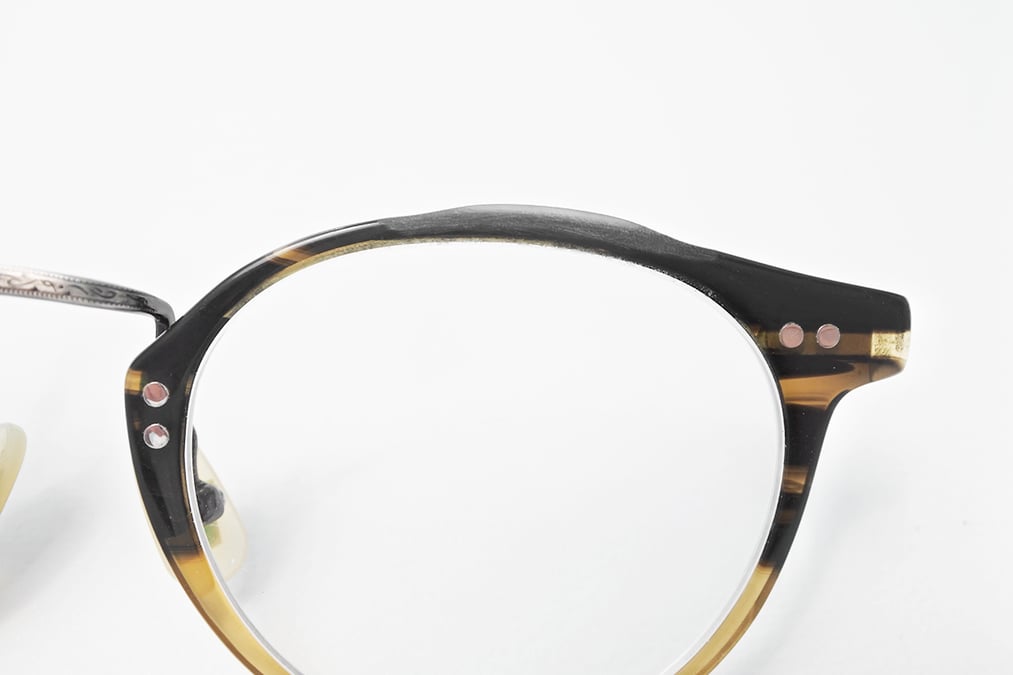 補強パーツの不用な部分を削り、リムの状態を整えた状態。