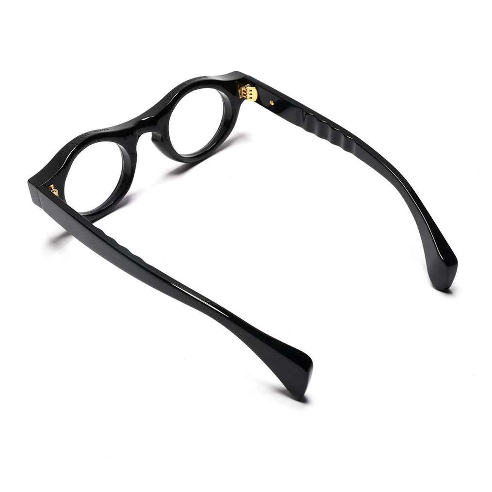 jacques durand（ジャックデュラン）CURVA CollecitonのCURVA05モデル。カラーは002/noir（ノワール）