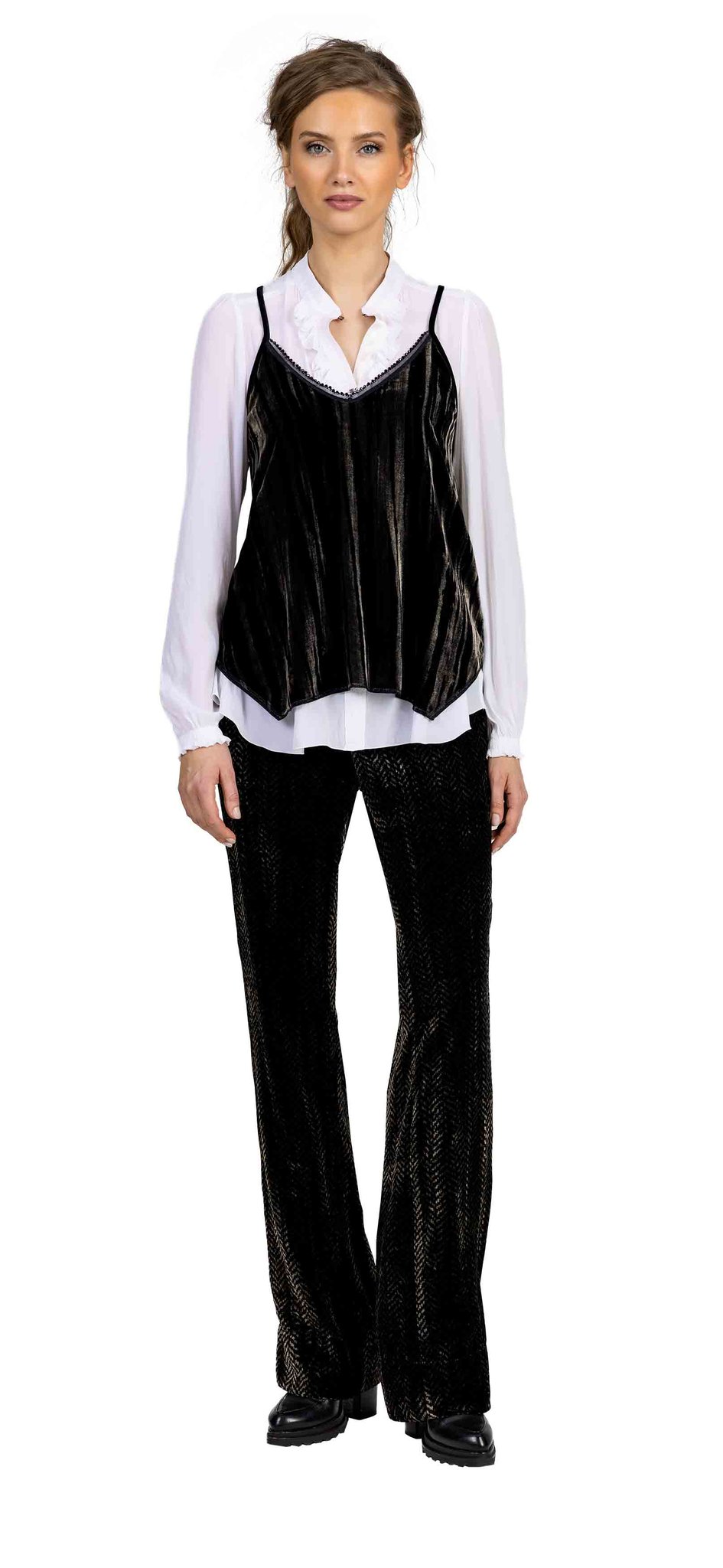 Top 244-40, Blouse 261-19, Pants 223-41