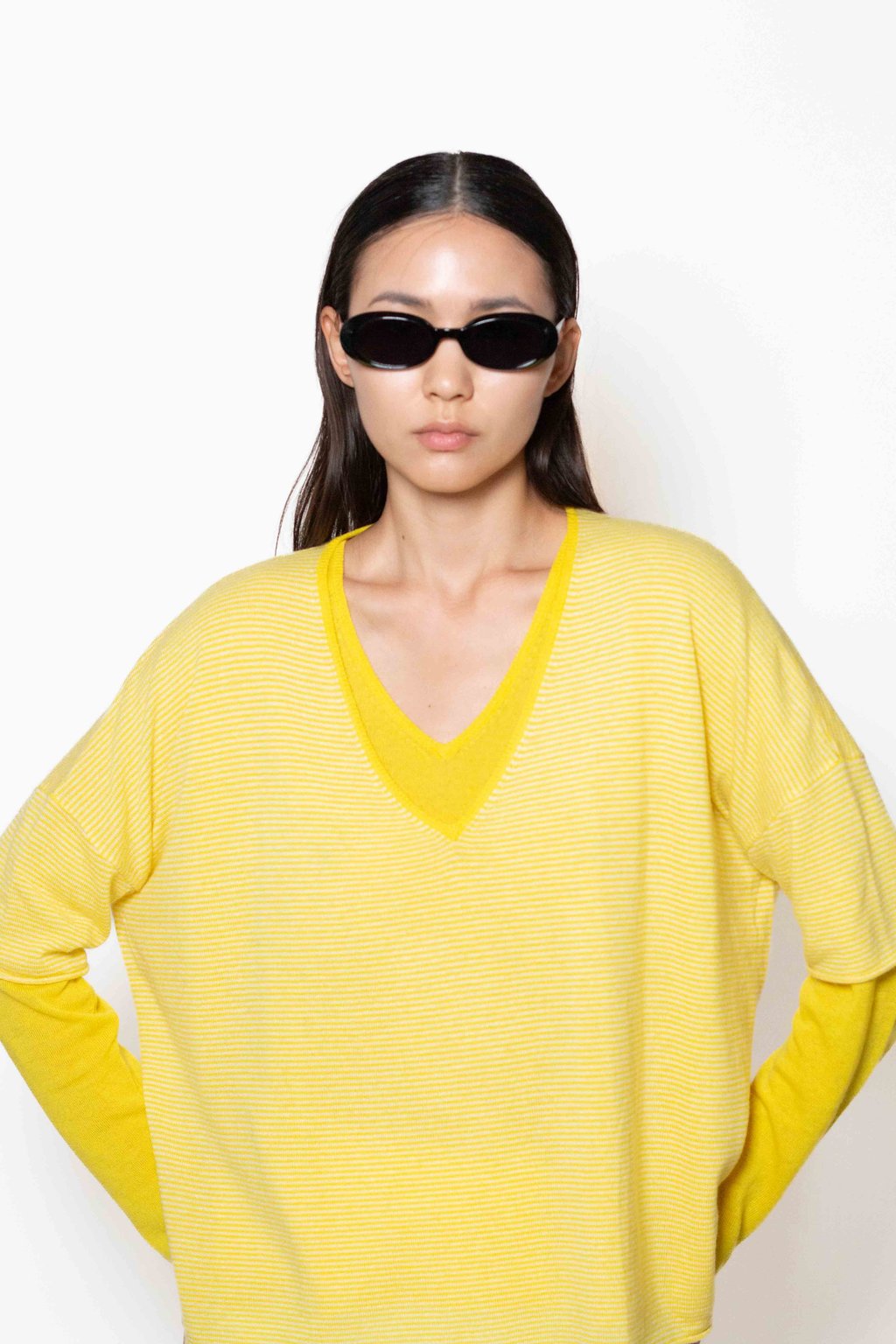 Short Sleeve Sweater E26-50-K06-14 Off White Yellow, Long Sleeve Sweater E26-50-K07-8 Yellow