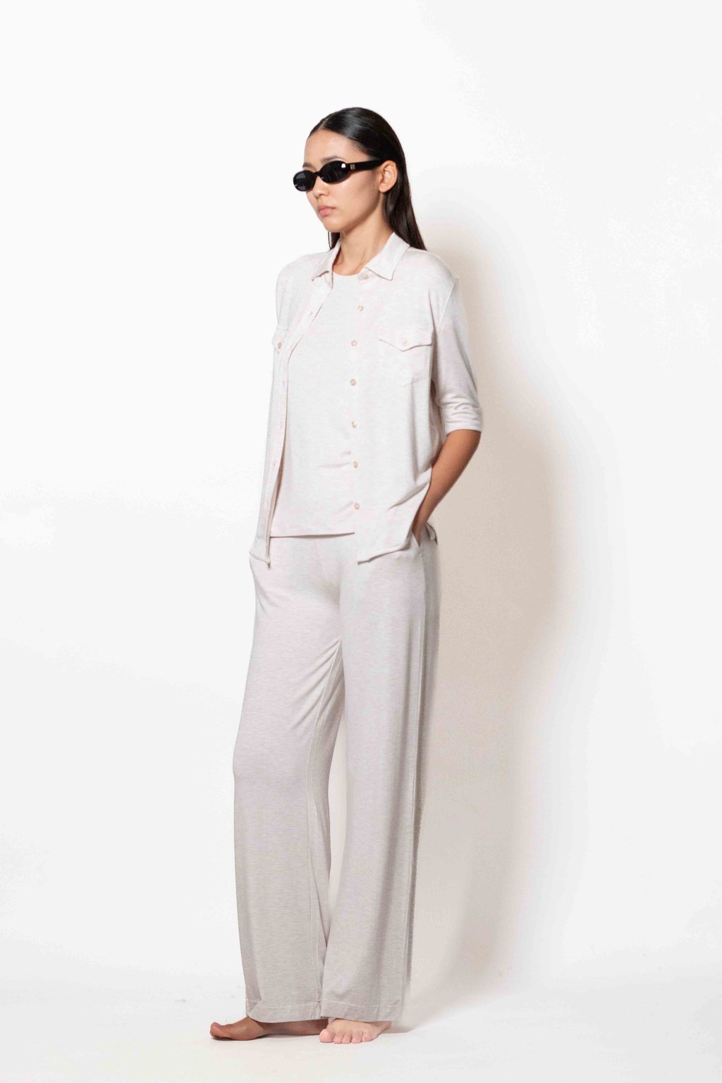 Button Up Shirt E26-19-02-4 Ecru Chine, T-Shirt E26-19-02-4 Ecru Chine, Pants E26-19-06-4 Ecru Chine