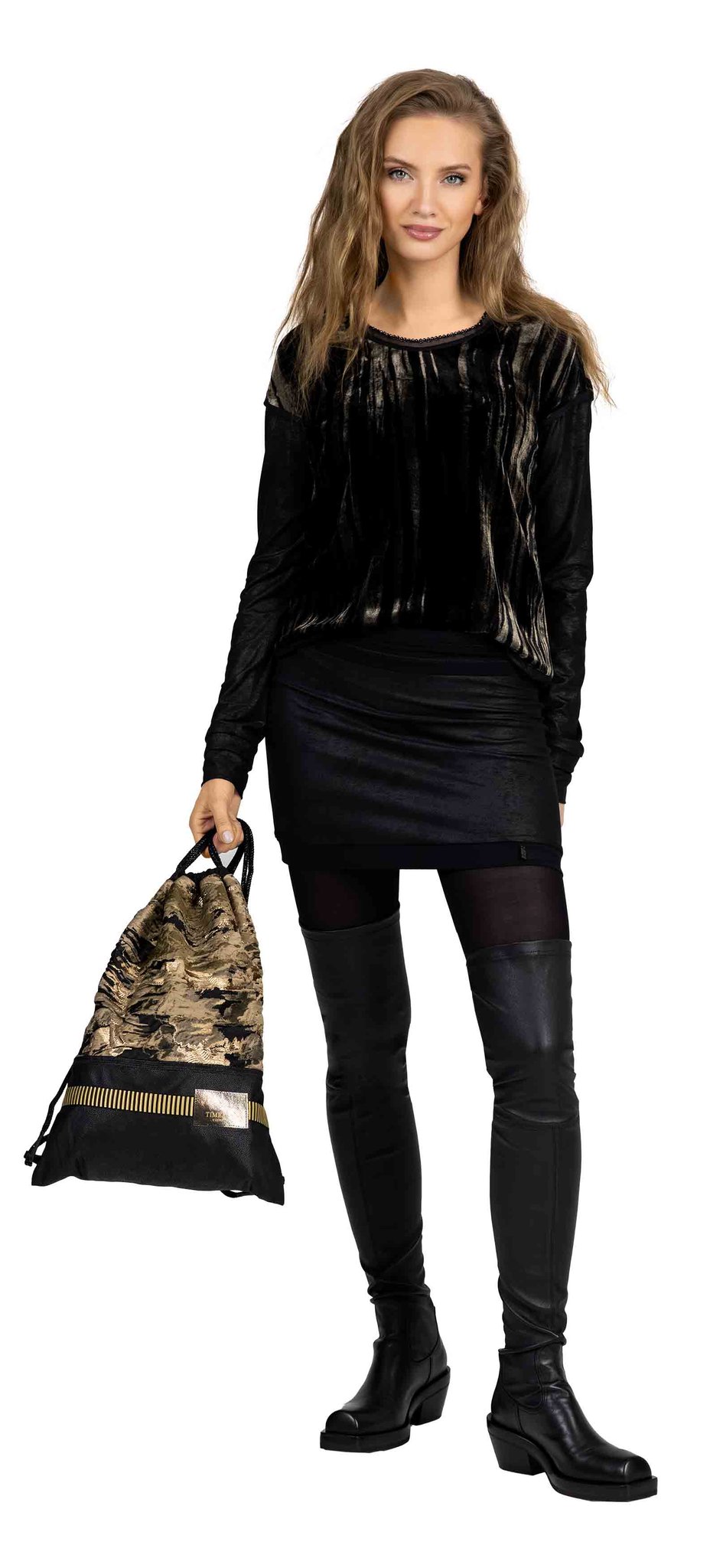 Shirt 219-49, Microskirt 1011-101, Bag 277-23