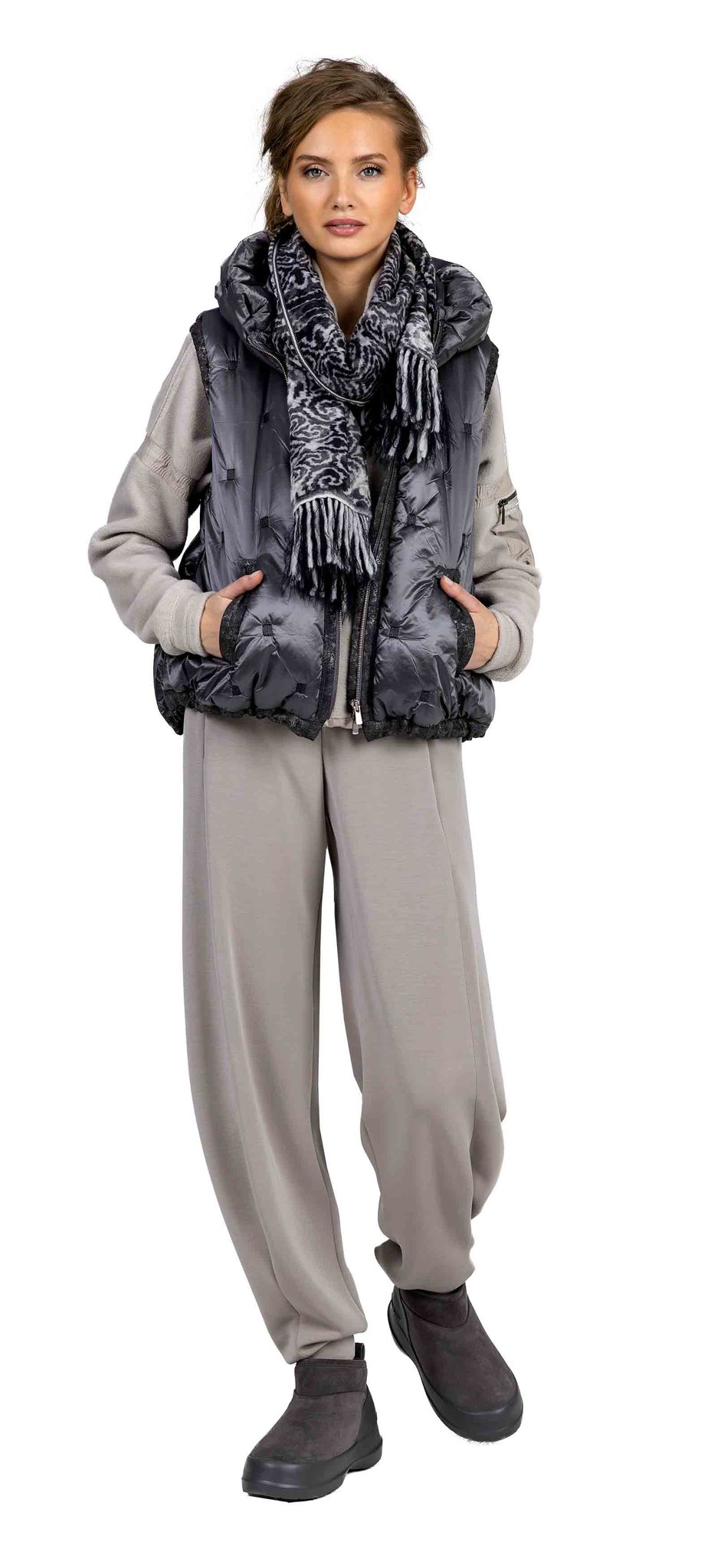 Scarf 289-14, Vest 234-15, Sweater 2040-9, Pants 210-10