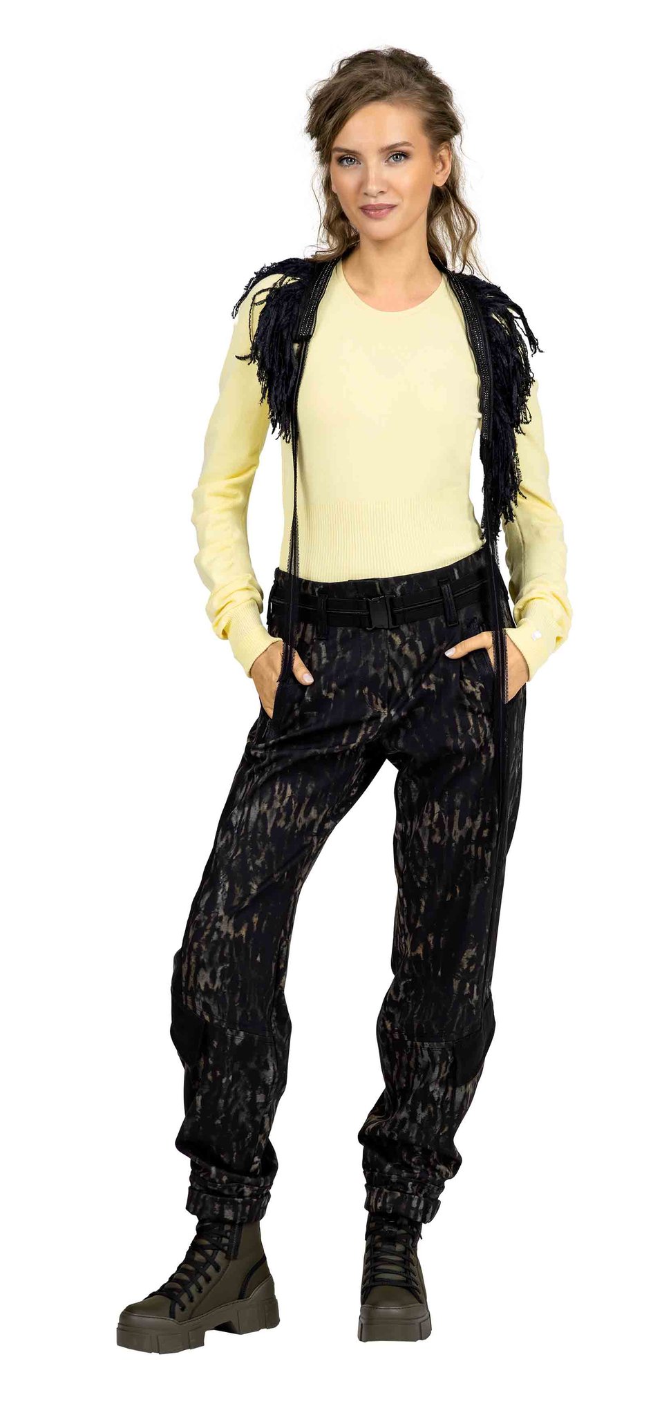 Collar 278-42, Sweater 2060-54, Pants 2036-55