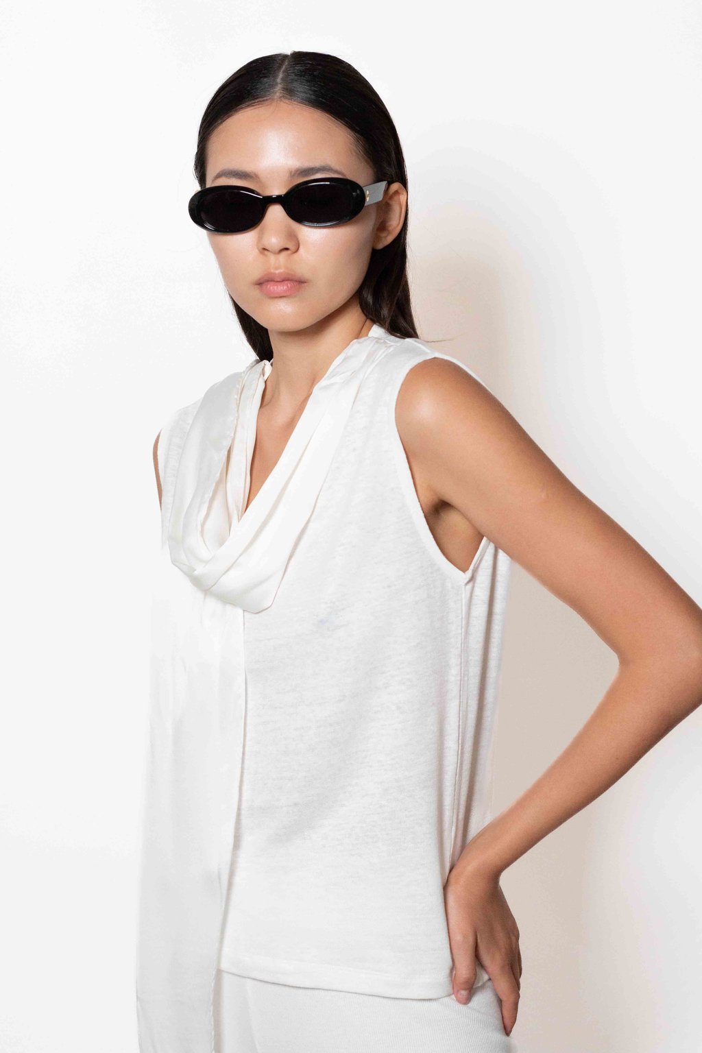 Tank Top w/ Scarf E26-09-01-1 Blanc