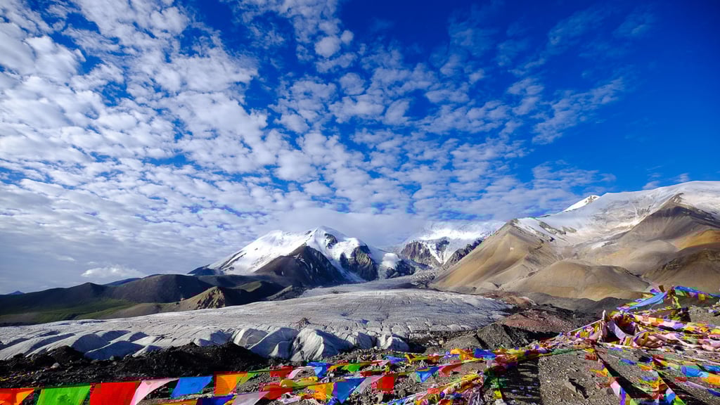 Massiv des Amnye Machen (6282 m) in Amdo