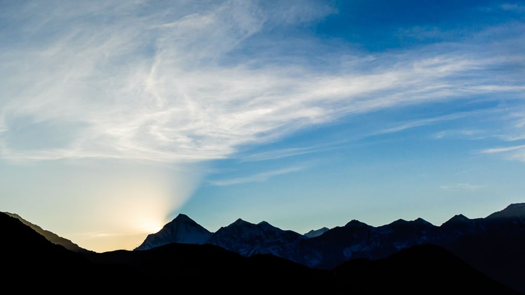 Sonnenuntergang am 8000er Dhaulagiri in Nepal