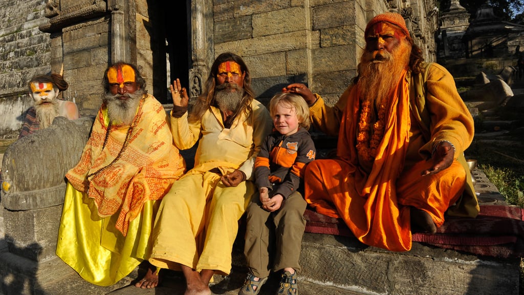 Gian-Andri Zwahlen mit Sadhus in Kathmandu