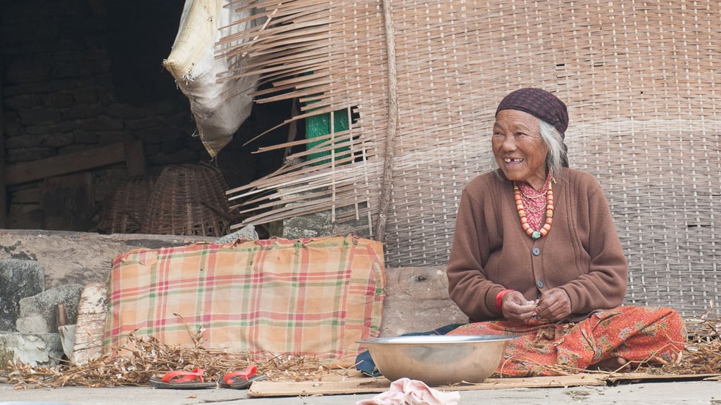 Frau in der Region Ghandruk am Südfuss der Annapurna