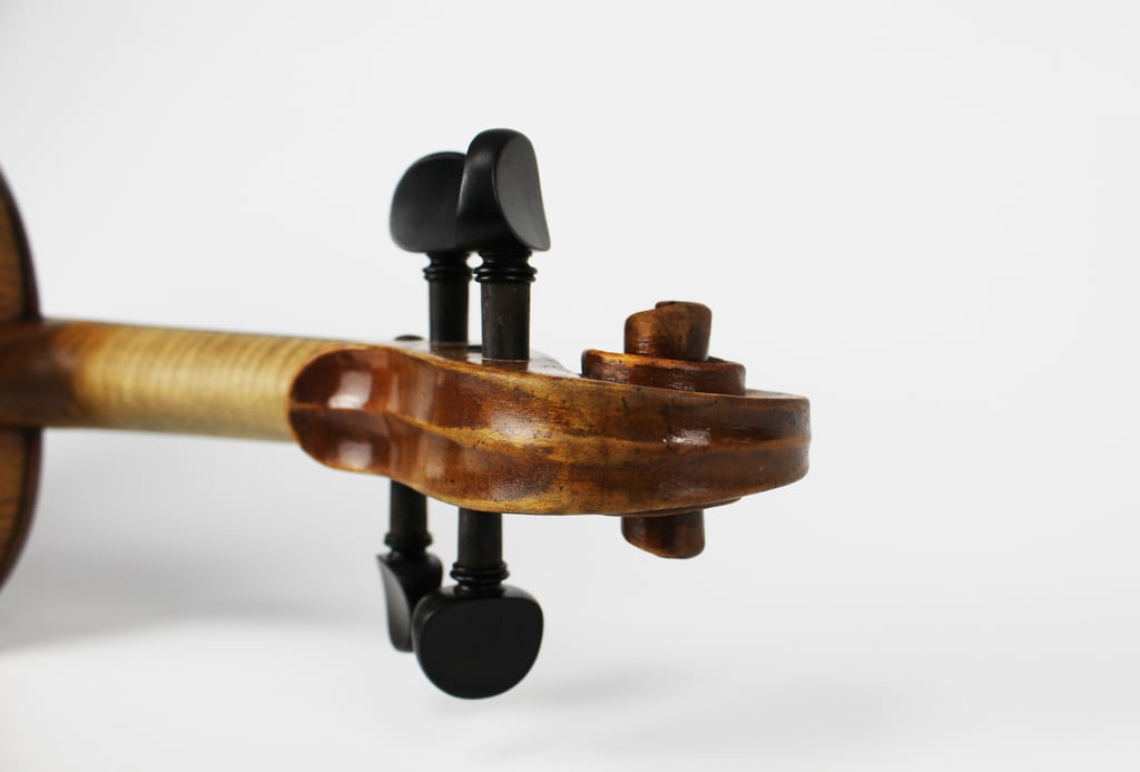 Geigenschnecke Guarneri del gesu Kopie Geigenbau Bayern