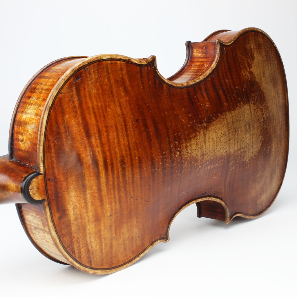 professionelle Neubau Geige in Deutschland kaufen beim Meister persönlich. Ich biete Kopien von Guarneri del gesu, Maggini , andrea Amtati, Nicolo Amtai, und vielen weiteren