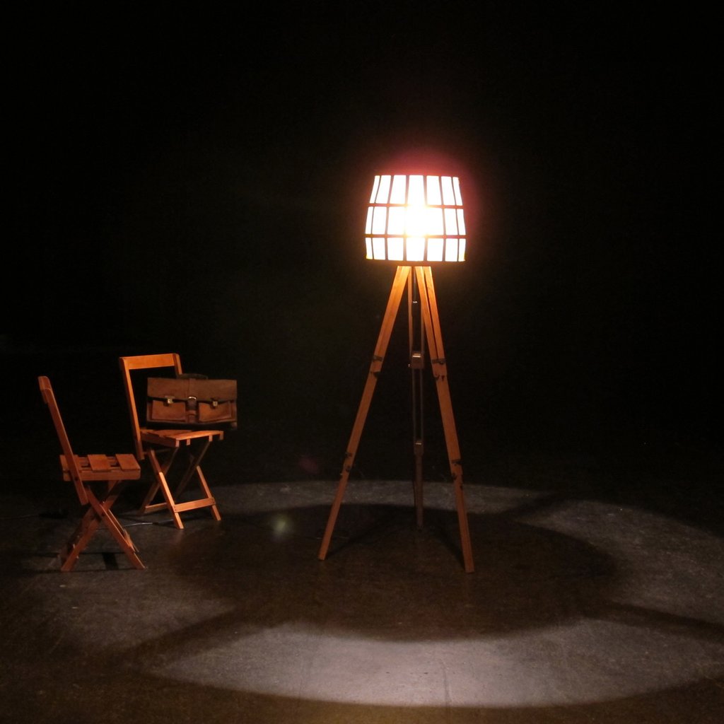 Stehlampe, Weinkorb, Upcycling, Lichtobjekt, Kraftobjekte Wolfgang Wallner Hall in Tirol