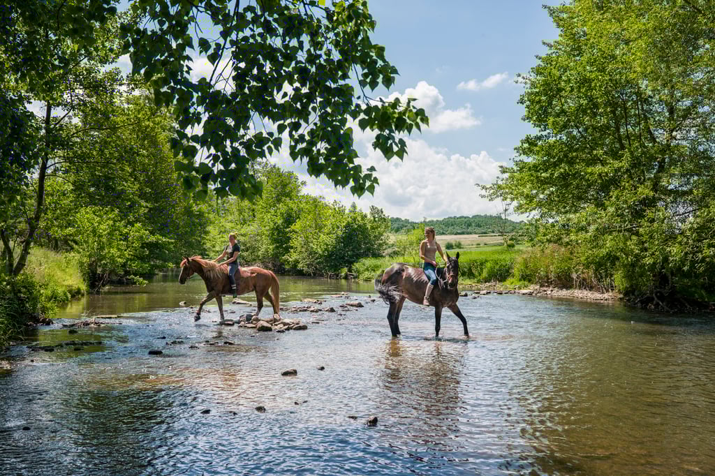 Authentic pictures for the outdoor industry © François Struzik - simply human