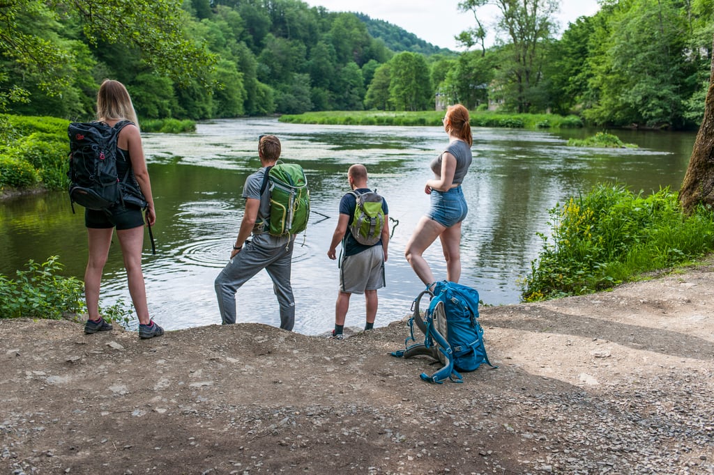 Authentic pictures for the outdoor industry © François Struzik - simply human
