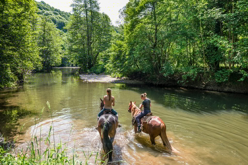 Authentic pictures for the outdoor industry © François Struzik - simply human