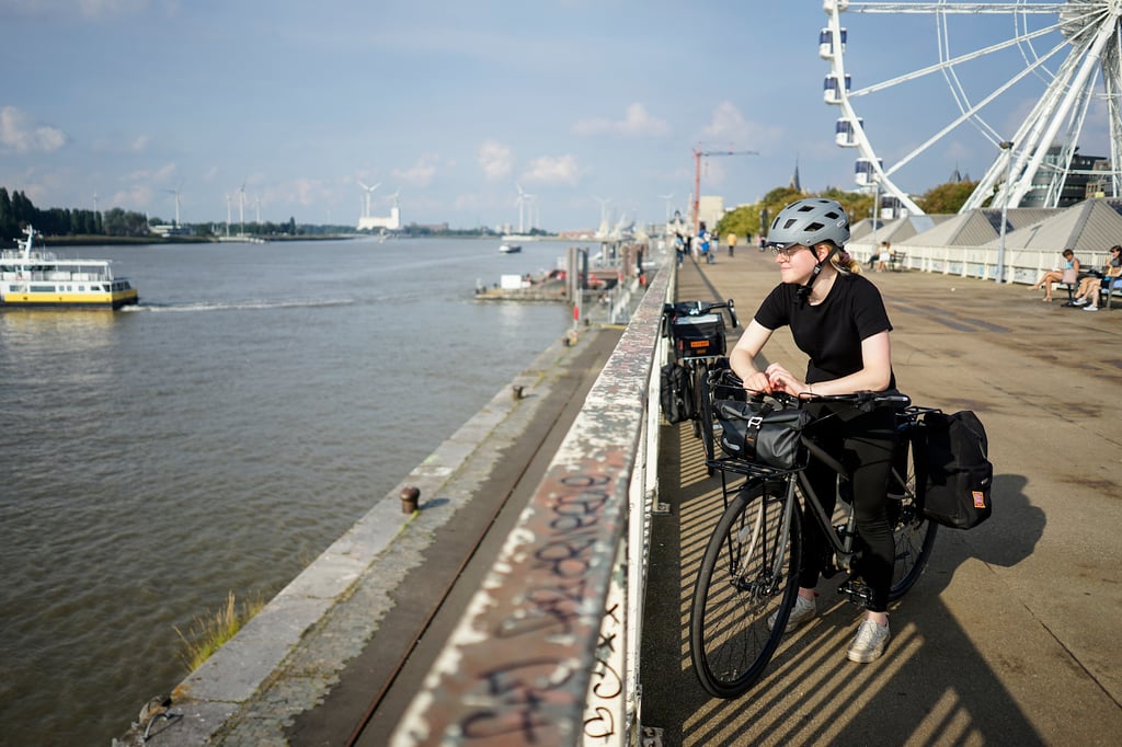 Authentic pictures for the cycling & tourism industry © François Struzik - simply human