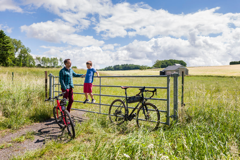 Authentic pictures for the cycling & tourism industry © François Struzik - simply human