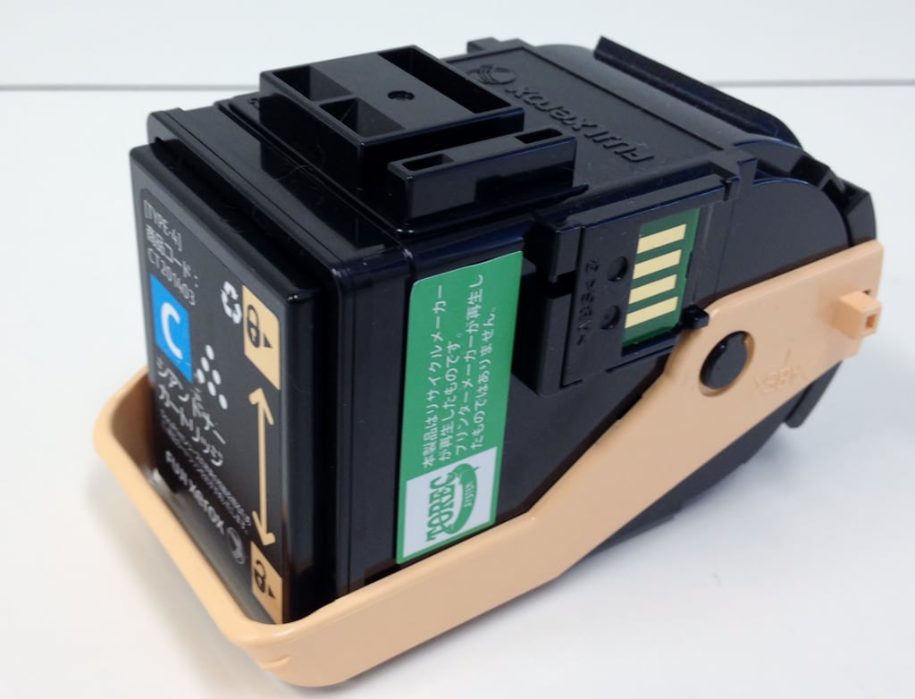 株式会社グラフィック　ラベル貼付例