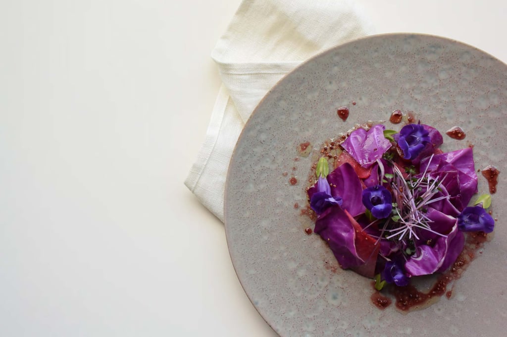 グレージュスポット